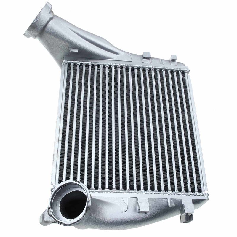 Right Intercooler Charge Air Cooler for Porsche Cayenne 2008-2017 V8 4.8L